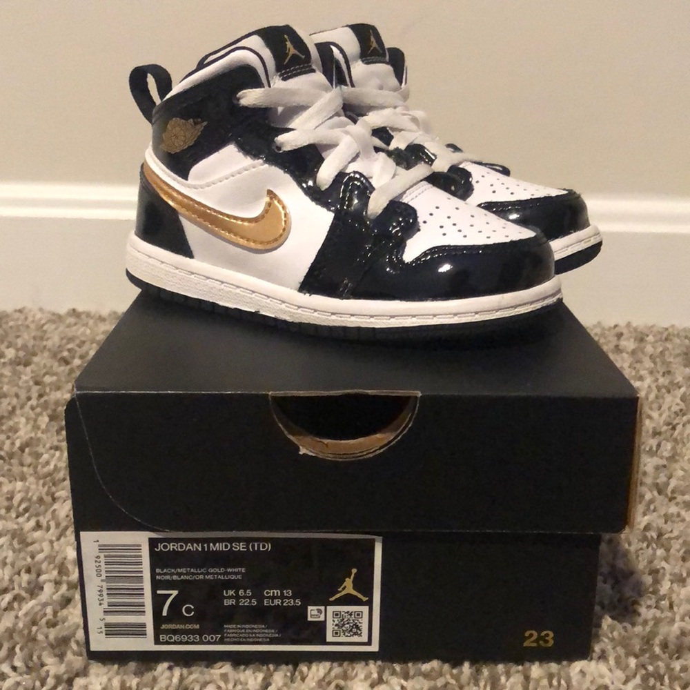 2019 Air Jordan 1 Mid Patent SE (TD) “Black Gold”